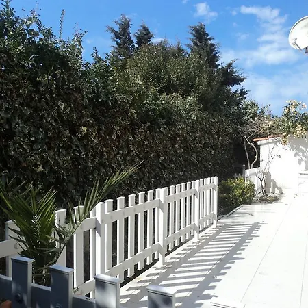 アパート Nina シルバ